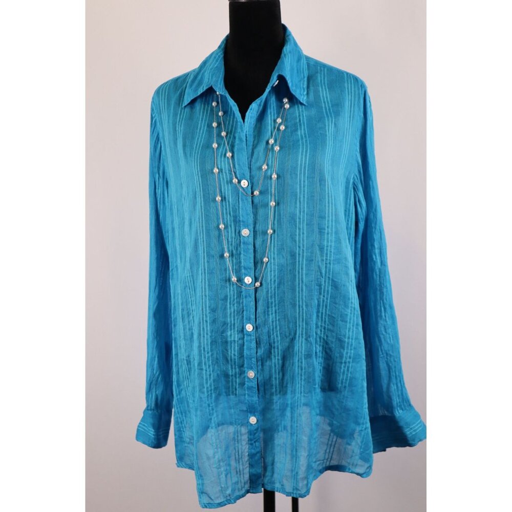 Chicos women's Blue Crinkle Button-Up Shirt(Size‎ 2/M) Lightweight Long Sleeve